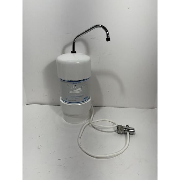H2O International Deluxe Countertop Filter w/ Swivel Spout System - Picture 1 of 8